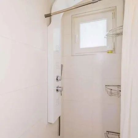 In 44160 Apartment *