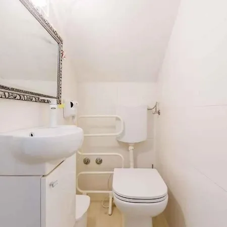 In 44160 شقة دْغاماي