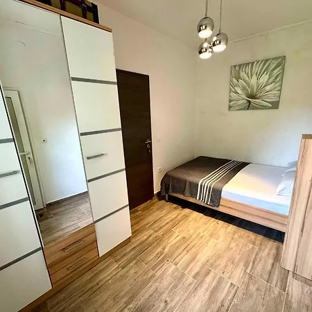 Appartement In 44160