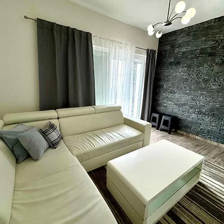 In 44160 Apartment *